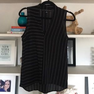 Cute sleeveless work top